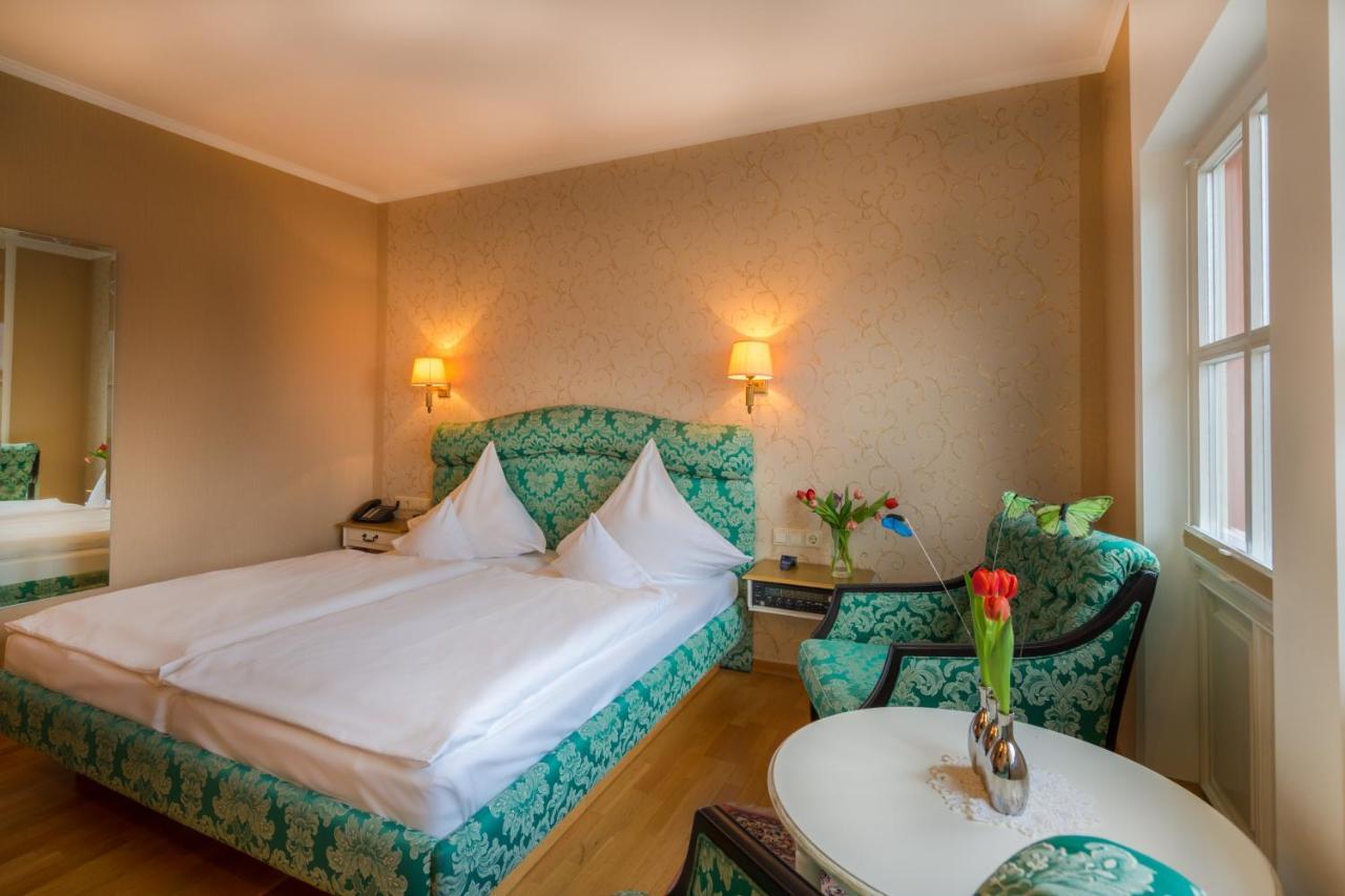 Kurfuerstliches Amtshaus Dauner Burg 4*