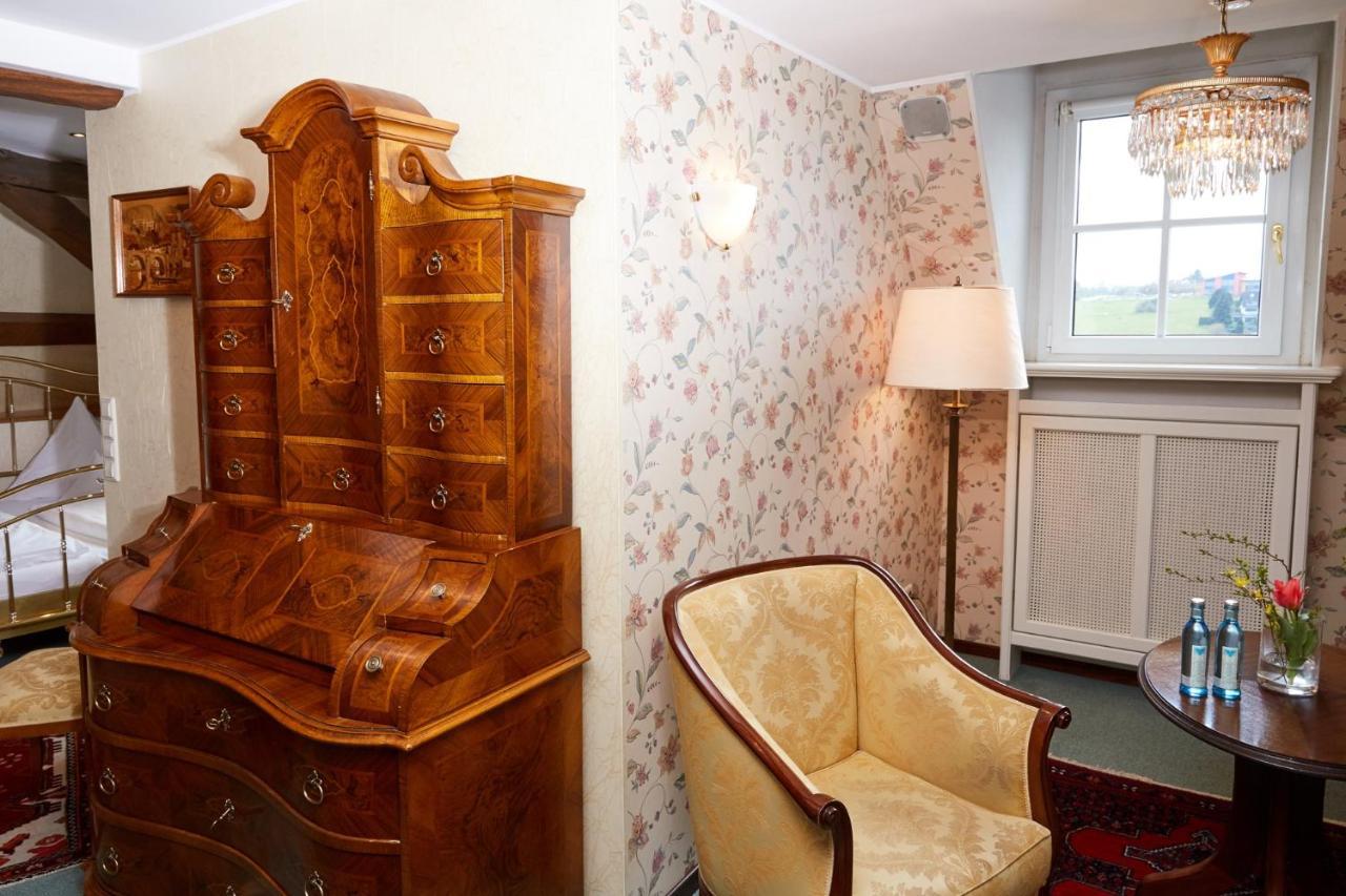 Kurfuerstliches Amtshaus Dauner Burg 4*