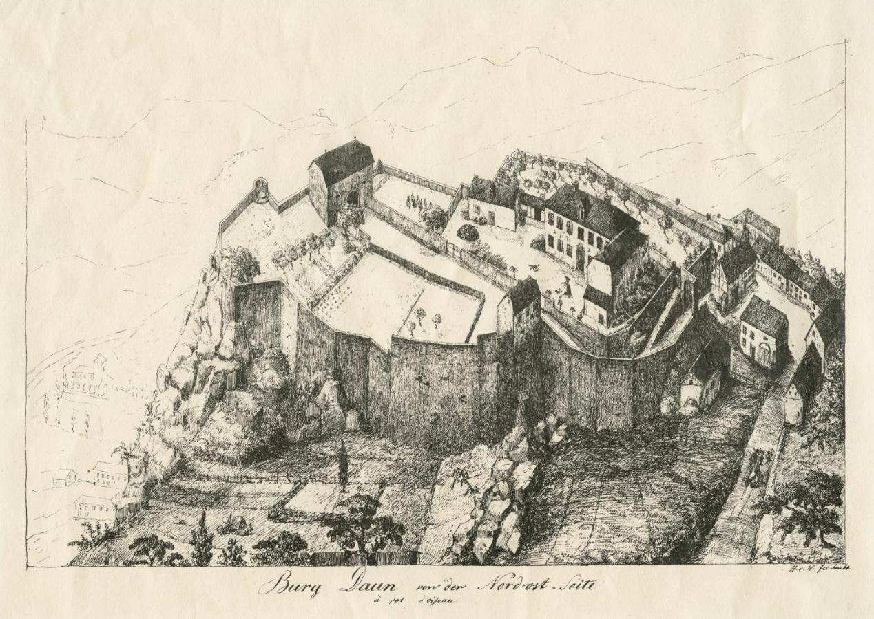 Kurfuerstliches Amtshaus Dauner Burg 4*