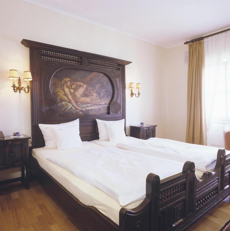 Schloßhotel Kurfürstliches Amtshaus Dauner Burg 4* Daun
